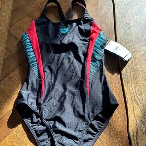 Arena Ladies New Maxfit Swimsuit NEW with Tags Size 4